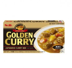 S &B Golden Curry Hot 220 g