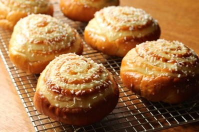 Coconut & Custard bun ( 2 pieces)